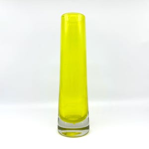 Scandinavian Art Glass Vase – Tall 27 cm Aseda Glasbruk, Sweden, Mid-Century Modern Design