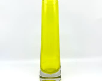 Scandinavian Art Glass Vase – Tall 27 cm Aseda Glasbruk, Sweden, Mid-Century Modern Design