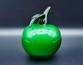 Art glass green apple with leaf hand-blown fruit sculpture.