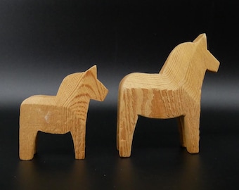 Vintage Wood Dala Horse – Handcarved Swedish Folk Art - Set of 2