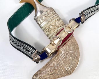 Yemeni Jambiya Dagger: Silver Filigree Sheath, Middle Eastern Blade