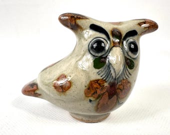 Vintage Ceramic Owl Figurine – Hand-Painted Folk Art Bird, Signed (10 cm)
