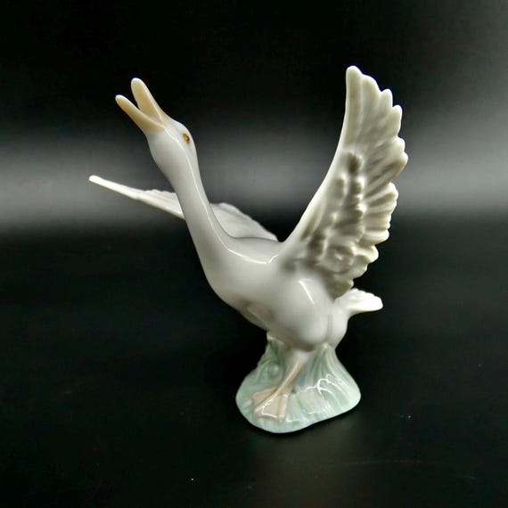 リヤドロ「空飛ぶアヒル」の置物 – 陶器製の鳥 - Etsy 日本