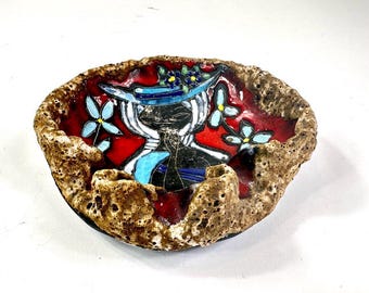 Vintage Lava Pottery Bowl – Enamel Lady Motif | Signed “Norri”