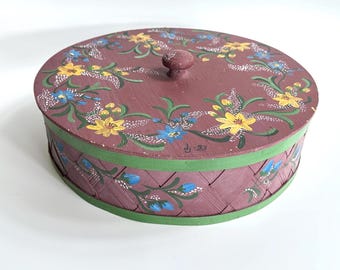 Vintage Scandinavian Folk Art Wood Box – Hand Painted Floral Decorative Storage