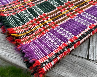 Vintage swedish woven table runner: scandinavian overshot weave