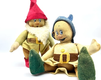 Vintage snow white dwarf doll, fully jointed, hand-painted face, 1930s