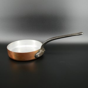 Vintage Franse koperen braadpan – Klassiek kookgerei voor de landelijke keuken