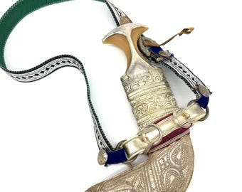 Yemeni Jambiya Dagger: Silver Filigree Sheath, Middle Eastern Blade