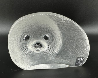 Glass Seal paperweight by Mats Jonasson for Royal Krona