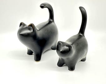 Vintage Black Ceramic Cat Figurines: Minimalist Mid-Century Modern Decor