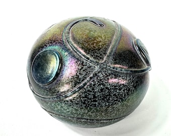 Vintage Kosta Boda Sculpture – Bertil Vallien 'Vulcano' Series, 1989 – Iridescent Glass Figurine