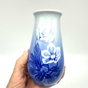 Vintage Bing & Grøndahl Vase: Hand-Painted Floral Porcelain, Denmark, Model 678