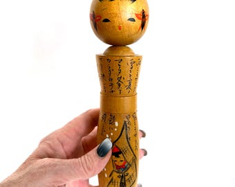 Vintage Kokeshi Doll – Hand-Painted Wooden Figurine with Calligraphy Design, 21 cm