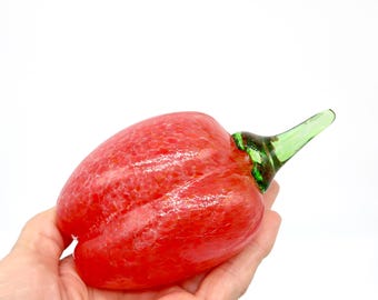 Kosta Boda Red Pepper Glass Sculpture – Gunnel Sahlin Design – Swedish Art Glass Vegetable, Signed