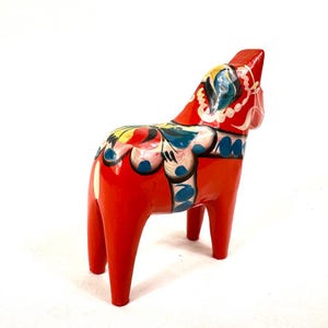 Stara szwedzka figurka konia Dala – ręcznie malowana, czerwona, drewniana, ludowa sztuka, 10 cm zdjęcie 4