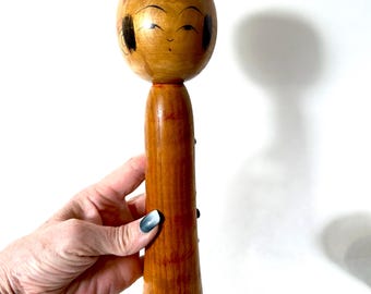 Vintage Japanese Kokeshi Doll – Tall Hand-Turned Wooden Figurine, Signed Base, 25 cm