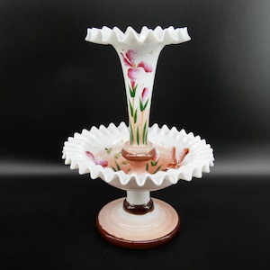 Antike französische Jugendstil Vase – Handbemaltes Opalglas – Trompetensockel