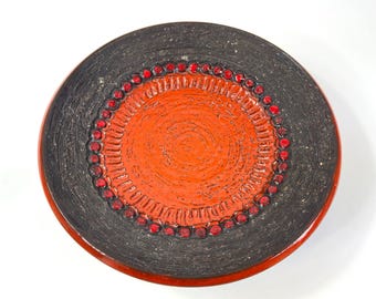 Large Scandinavian Mid-Century Bowl – Red & Black Glazed Ceramic Centrepiece, 1960s Sweden
