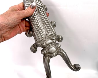 Cast Iron Beetle Boot Pull – Whimsical Bug-Shaped Shoe Remover