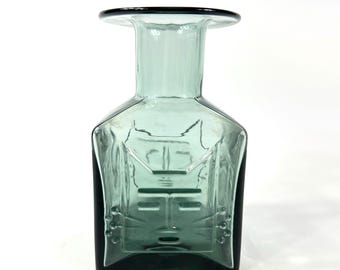 Wiktor Berndt Cat Face Vase: 1960s Flygsfors Swedish Art Glass