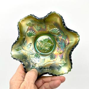 Antique Northwood Grape & Cable Carnival Glass Bowl – Iridescent Green Ruffled Edge Dish, Early 1900s Art Glass