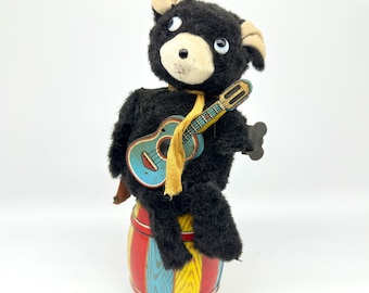 1950s Nomura “Jolly Guitarist” Bear – Vintage Japanese Wind-Up Tin & Plush Musical Toy