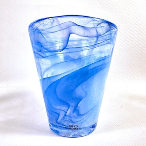 Vaso de vidrio azul claro, mina Kosta Boda, Ulrica Hydman Vallien imagen 3