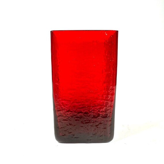 Rote Kunst-Glasvase – skandinavischer Stil, texturierte viereckige Form