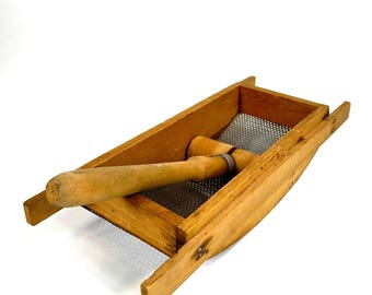 Traditional Vintage Wooden Sieve Press – Antique Tomato Masher – Rustic Farmhouse Decor, 1940s