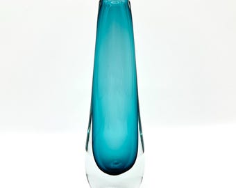 Vintage Scandinavian Blue Sommerso Glass Vase – Mid-Century Modern 22cm Teal & Clear Art Glass