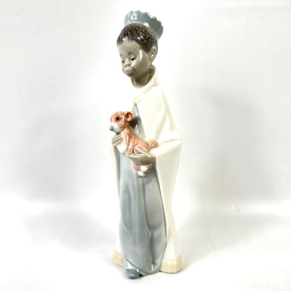 Lladró figurine – crowned child holding lamb, nativity religious figure