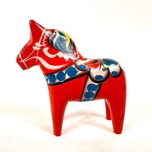 Stara szwedzka figurka konia Dala – ręcznie malowana, czerwona, drewniana, ludowa sztuka, 10 cm zdjęcie 6