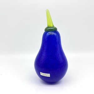 Kosta boda blue glass pear – gunnel sahlin frutteria series, swedish art glass, 1980s