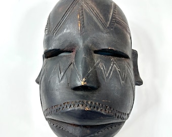 Vintage African Tribal Mask – Hand-Carved Wooden Ritual Mask with Geometric Motifs, West Africa