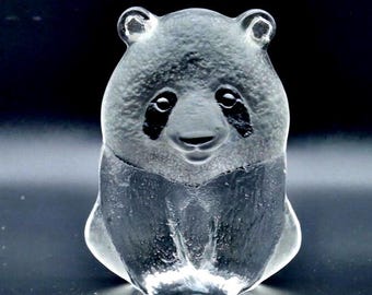Art Glass Panda - WWF paperweight sculpture signed  Mats Jonasson