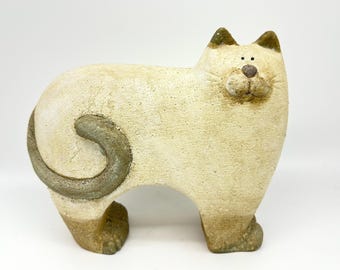 Vintage Pottery Cat Sculpture – Textured Glaze Stoneware Figurine, 21 cm Long. Cat ornaments, cat lover gift, 1980s cat collectible