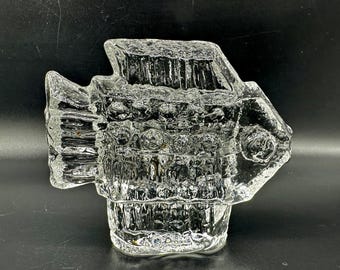 Scandinavian Art Glass Fish Sculpture – Mid-Century Modern figurine Decor