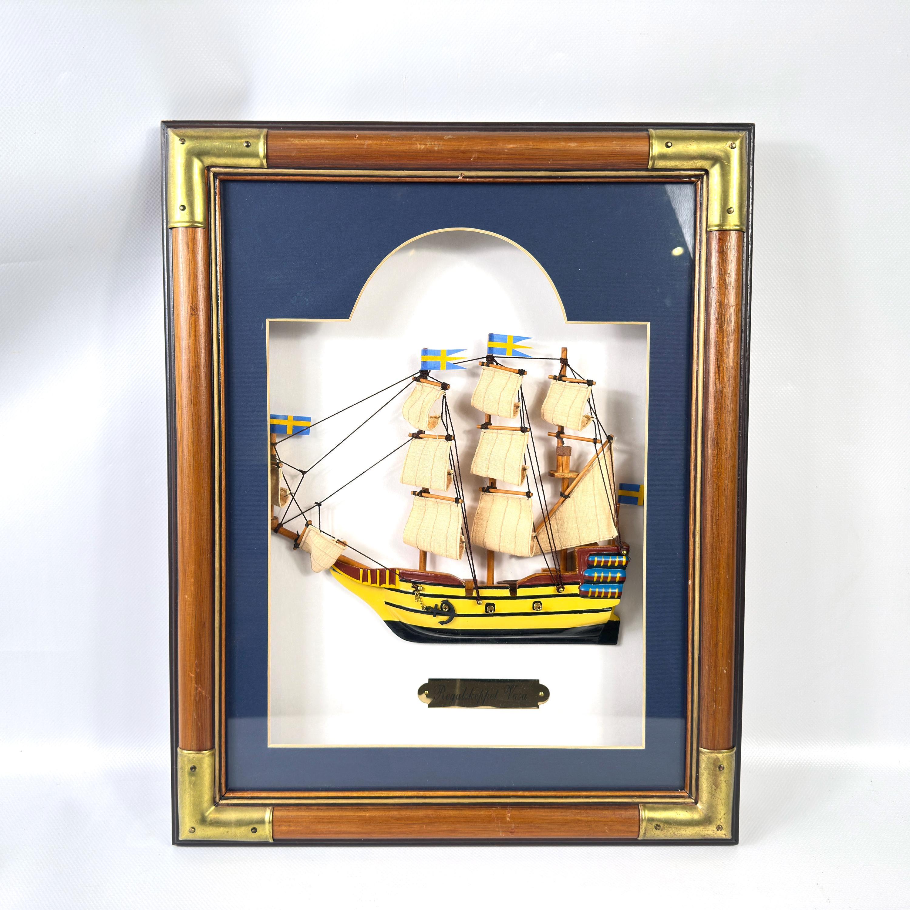 帆船のタイルアート 額装付き 船のシャドーボックス - スウェーデン軍艦模型の壁アート、36×46 cm