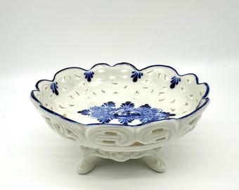 Vintage delft style porcelain bowl – blue & white reticulated footed dish, windmill scene, 16 cm