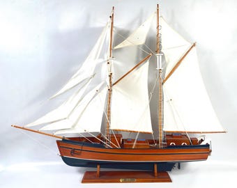 Sailing Ship Model “LILLA DAN” – Large Wooden Nautical Display Vessel, 88 cm