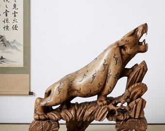 Trätigerskulptur, handskuren tribalstil, vintage djurfigur, 30 cm