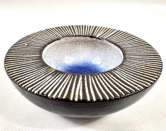 Ekeby Ceramic Bowl – Ribbed Rim, Blue Glaze Interior, Swedish Studio Pottery, c.1960s