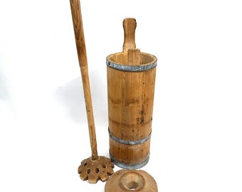 Antica zangola per burro – smörkärna svedese in legno del XIX secolo