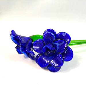Blue art glass flower sculpture – murano style hand-blown glass stem, 50cm image 3