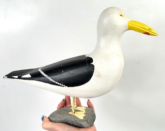 Large Scandinavian wood Seagull Sculpture – Painted vintage Shorebird on Stone Base, 35 cm