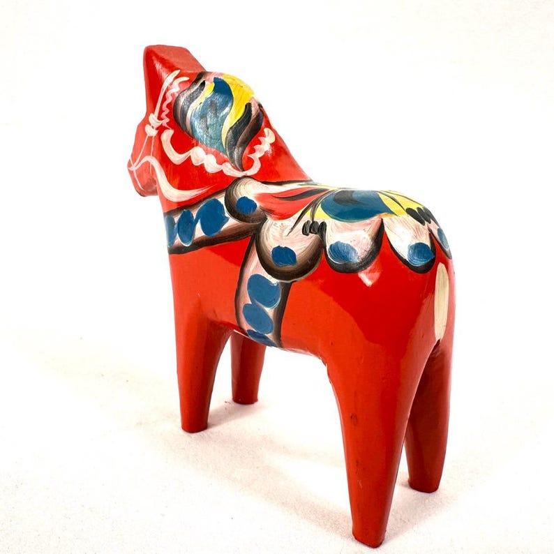 Stara szwedzka figurka konia Dala – ręcznie malowana, czerwona, drewniana, ludowa sztuka, 10 cm zdjęcie 5
