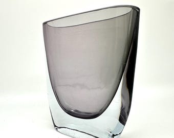 Scandinavian glass vase: mid-century modern art, 16cm