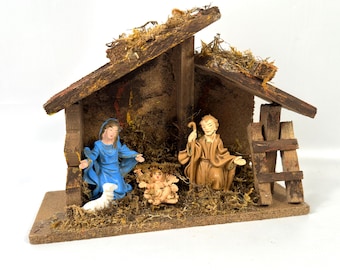 Italian Nativity Scene – Wooden Manger with Figures, 1970s Christmas Crèche