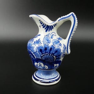 Delft Blue Creamer Jug – Vintage Hand-Painted blue and white Dutch Ceramic Pitcher